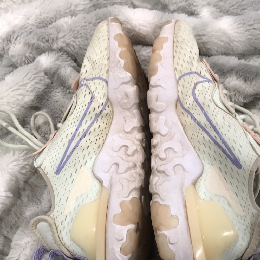 Nike running shoes size 7.5 - Picture 3 of 4